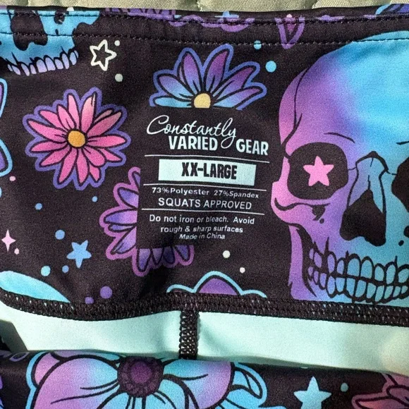 CVG leggings purple and teal skulls - Picture 2 of 3